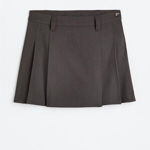 H&M pleated skirt
